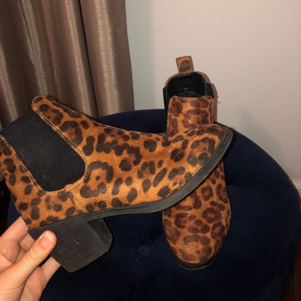 ⚡️LEOPARD BOOTIES LIKE NEW⚡️